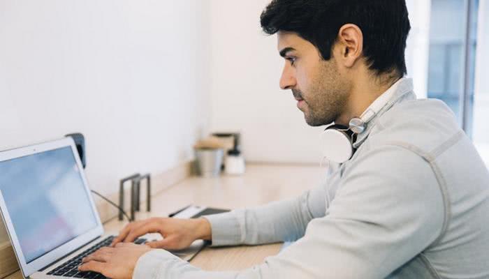 Como fazer consultas de serviços pela internet