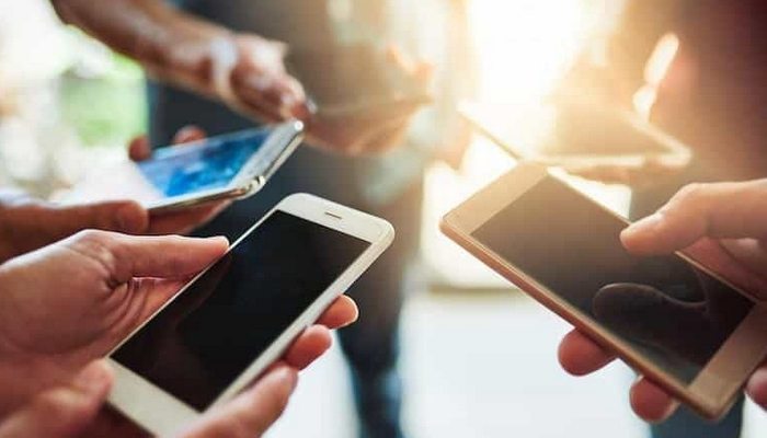 The Best Cell Phone Plans in the United States: Comparison, Benefits