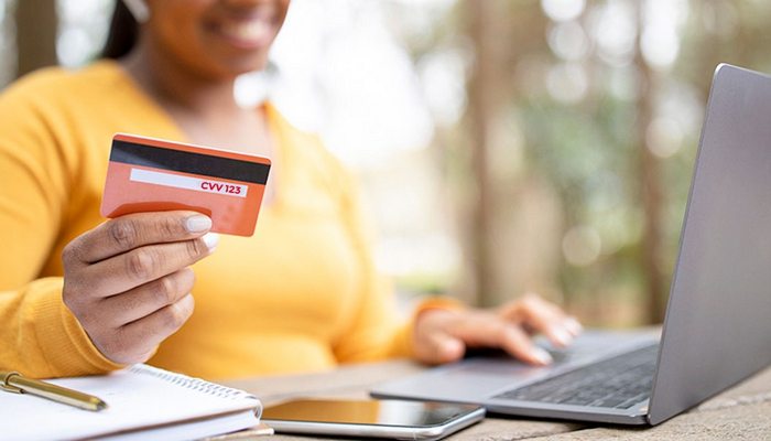 Discover it Student Cash Back: The Ideal Card for Students to Save Money